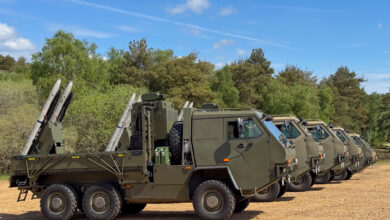 Image of the Raven Air Defence System, based on the HMT 600 Supacat vehicle and the Advanced Short Range Air-to-Air Missile (ASRAAM). This mobile ground-based air defence system is cantered around AIM-132 ASRAAM (Advanced Short-Range Air-to-Air Missile). The system takes the AIM-132, a hugely capable weapon, and adapts it for surface launch from the Supacat High Mobility Transporter (HMT) 600 (6×6) vehicle. The ad-hoc system is another example of the wide variety of advanced weapons that have been supplied to Kyiv by the United Kingdom. It will help meet a dire demand for short-range air defence (SHORADs) needed to tackle a resurgent Russian aerial threat on the frontlines.